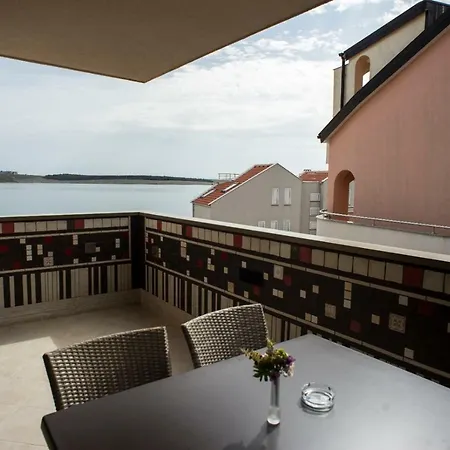 Apartments Svijet Mora Povljana Exterior photo